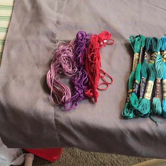 NEW 33 skeins of needlework floss, assorted colors - Picture 2 of 3